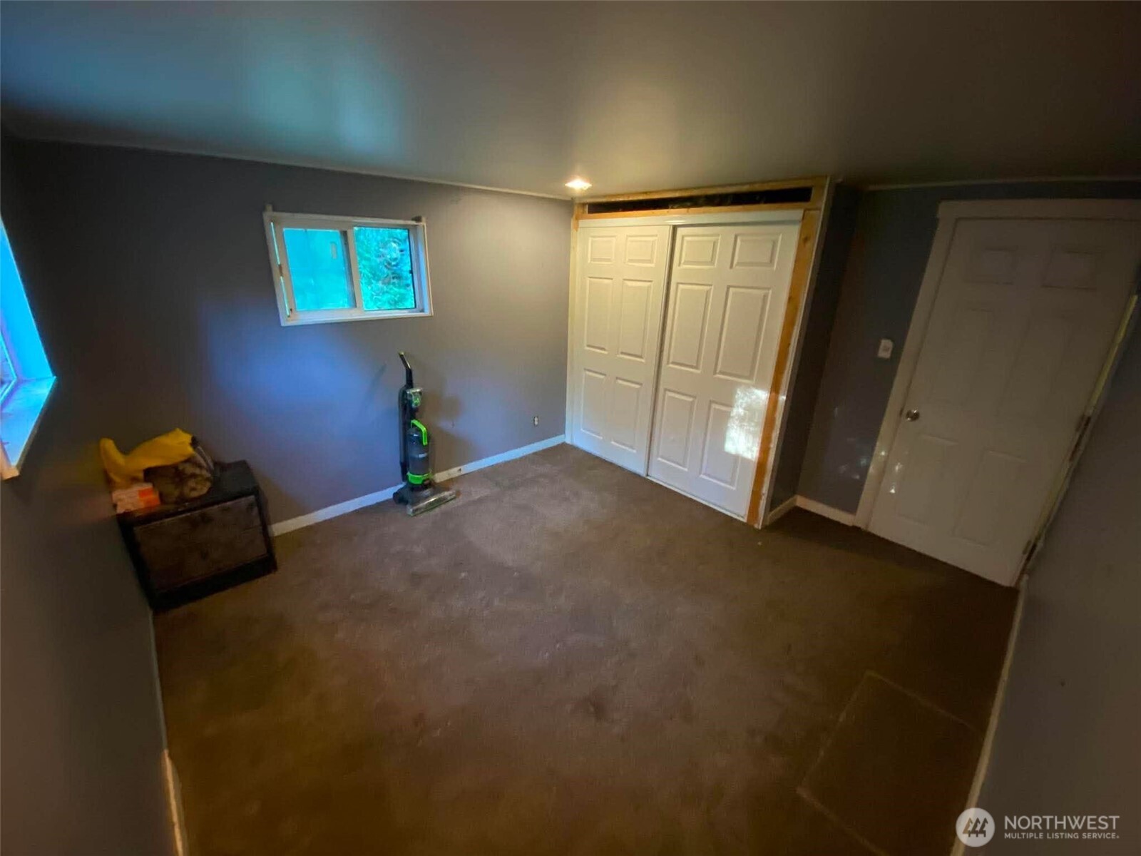 292921 Highway 101 Property Photo 5