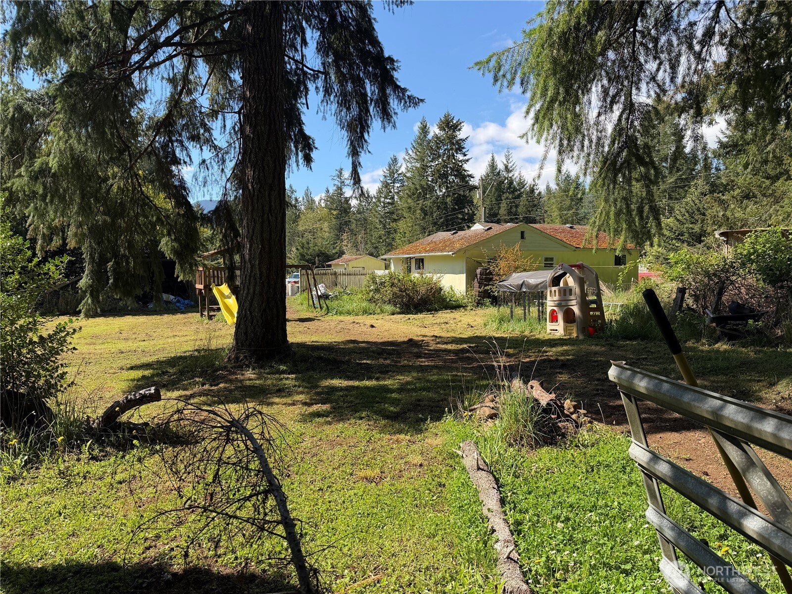 292921 Highway 101 Property Photo 8