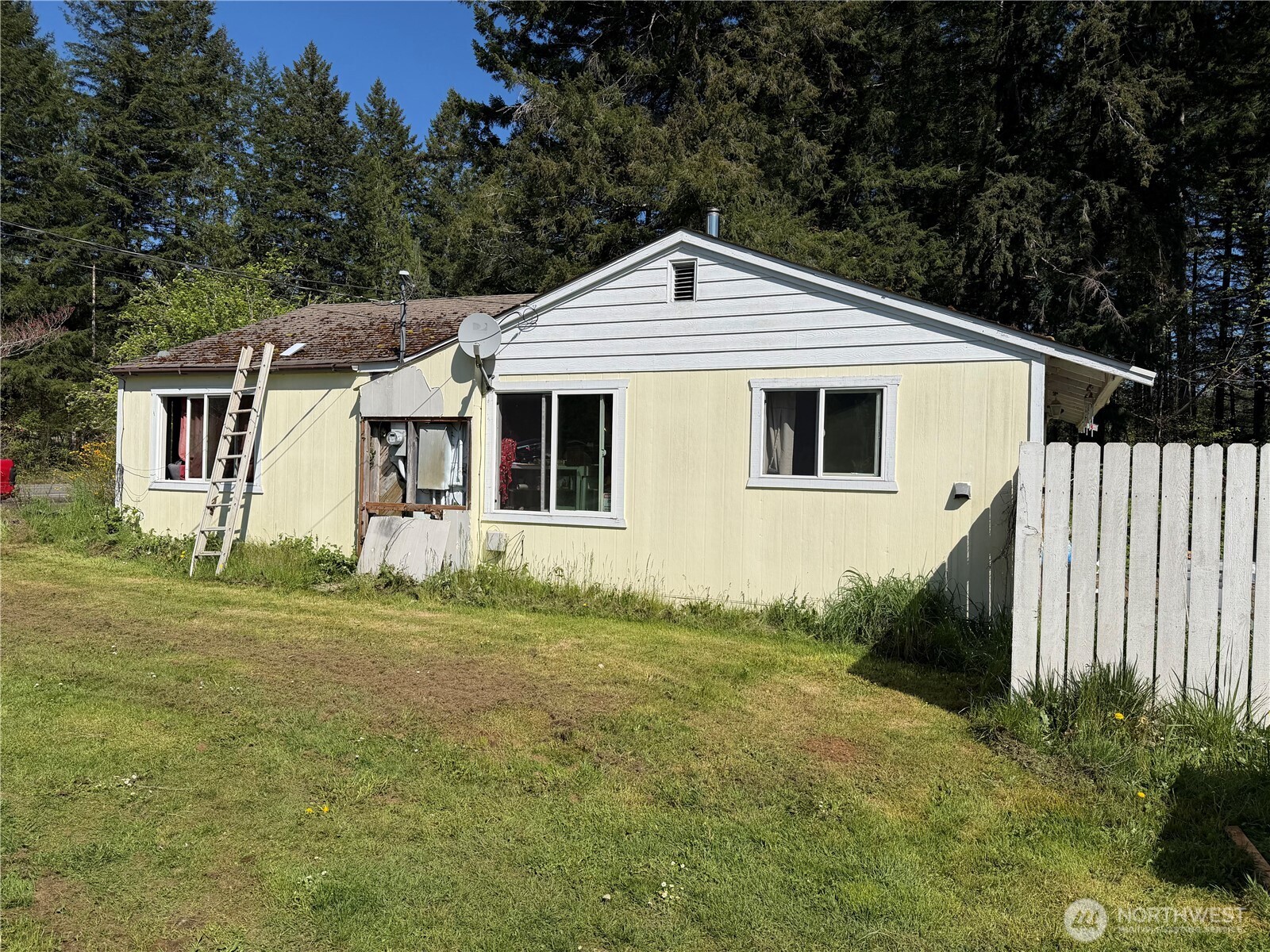 292921 Highway 101 Property Photo 11