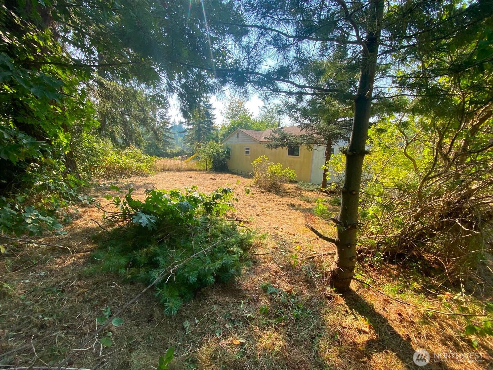 292921 Highway 101 Property Photo 14