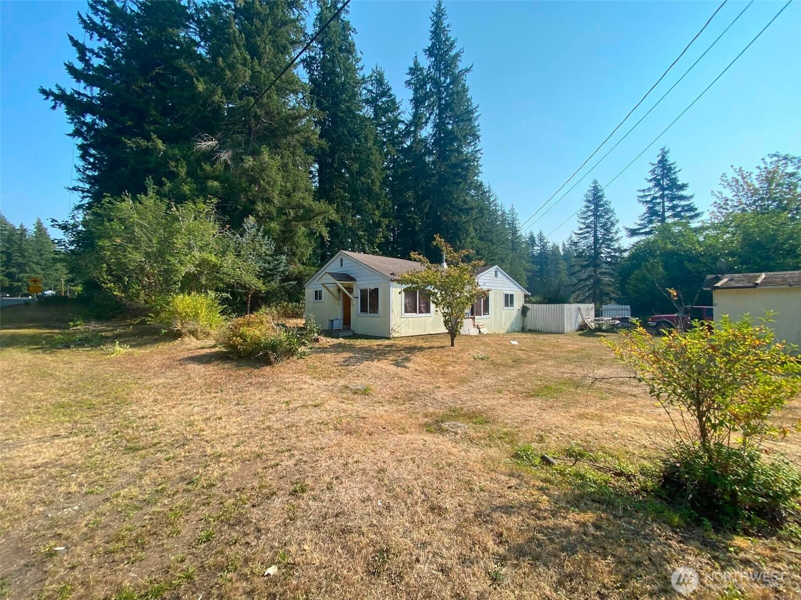292921 Highway 101 Property Photo 15