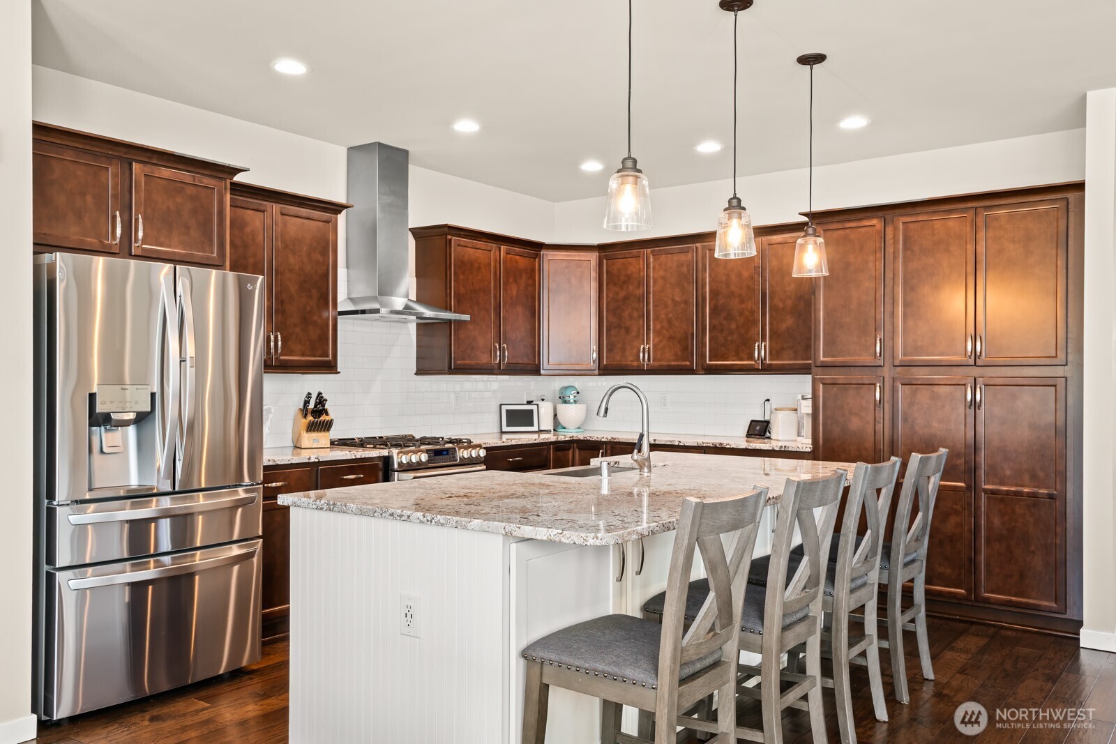 10916 Bay Meadows Lane Property Photo 6
