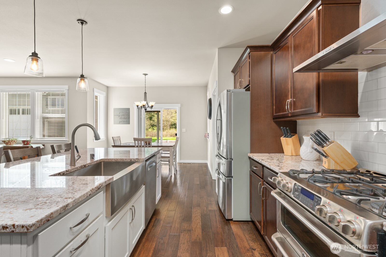 10916 Bay Meadows Lane Property Photo 7