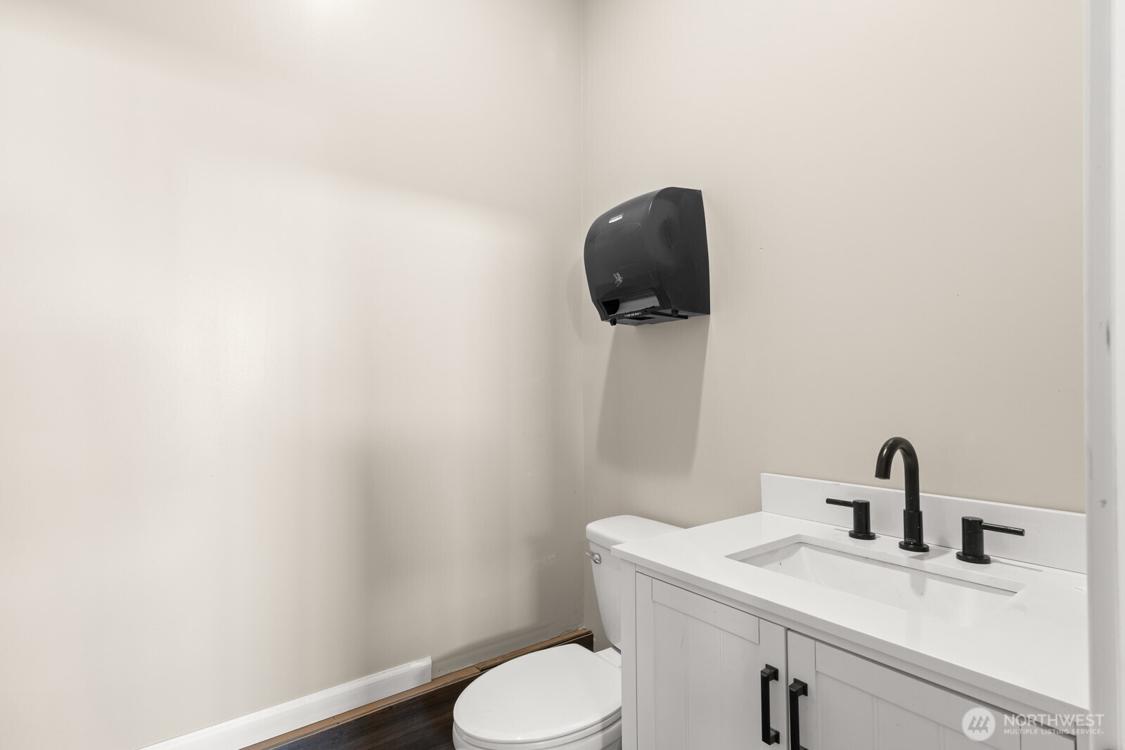 10916 Bay Meadows Lane Property Photo 33