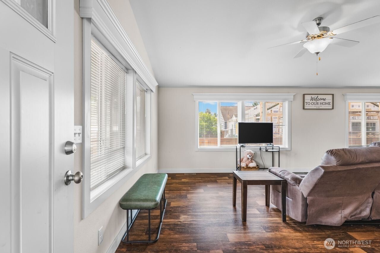 120 L Street Property Photo 3