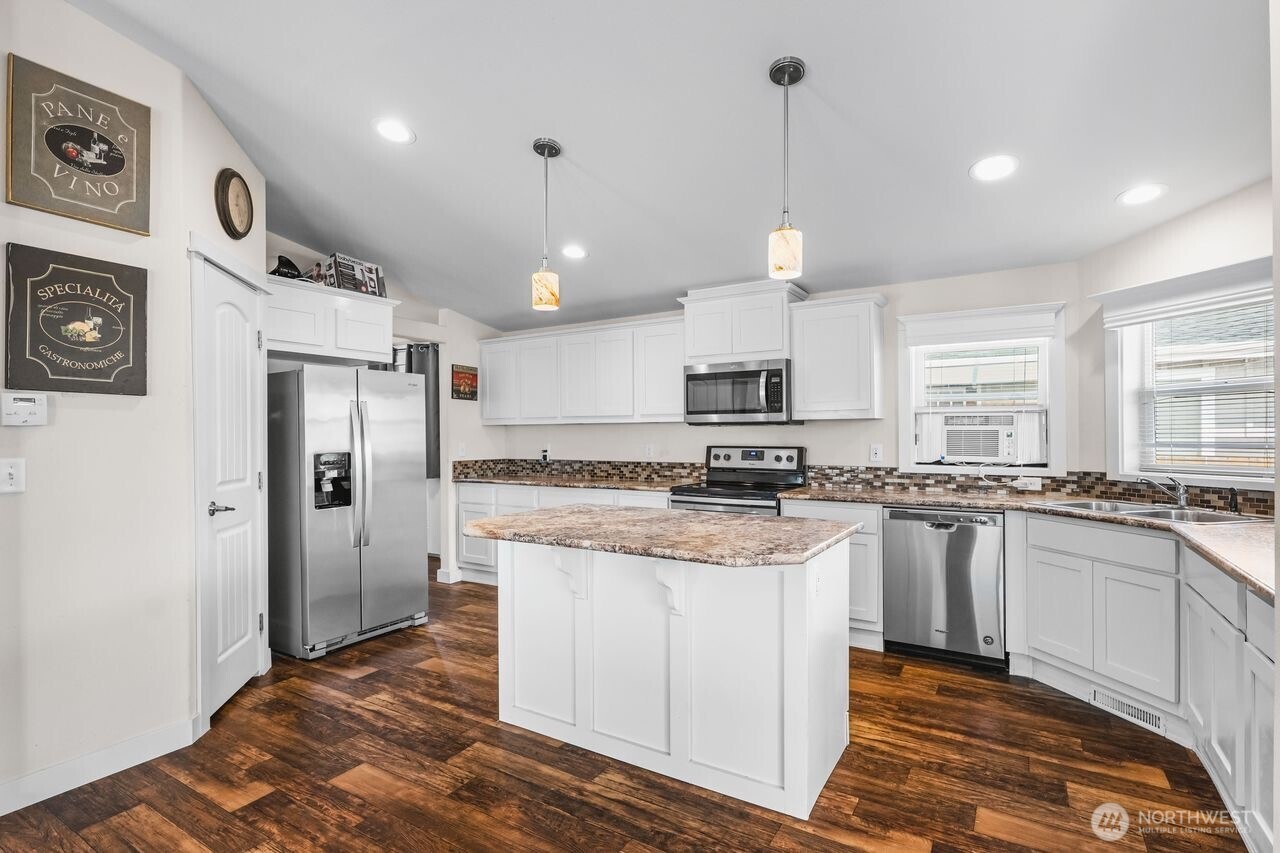 120 L Street Property Photo 6