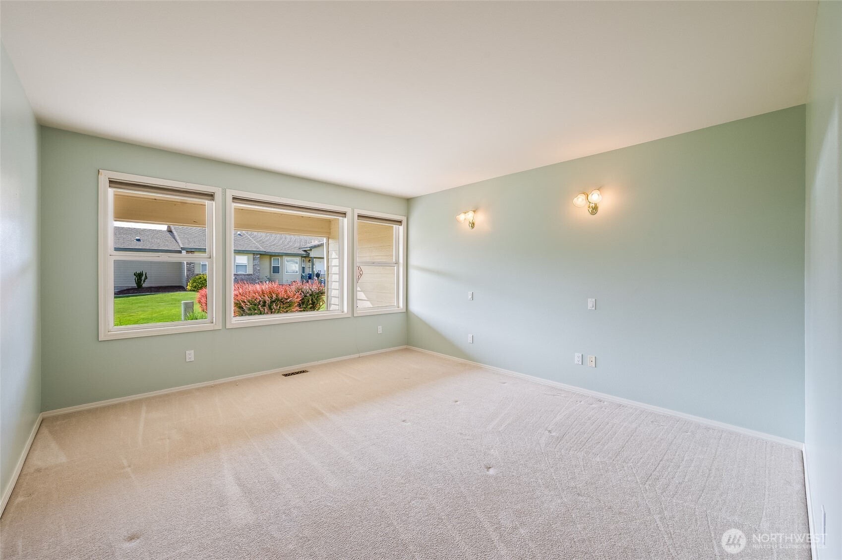 1380 Eastmont Avenue 1203 Property Photo 17