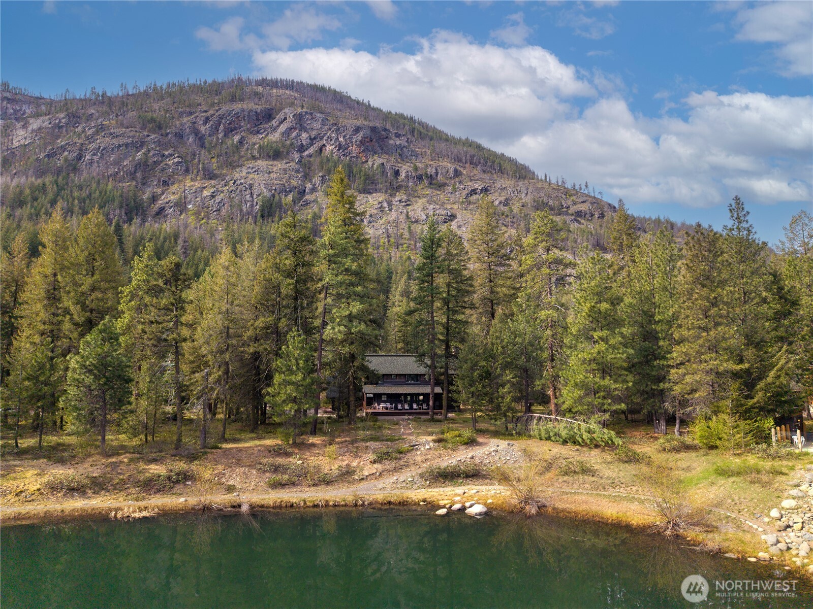32 Freestone Lake Drive Property Photo 1