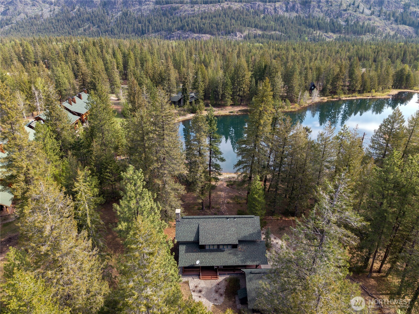 32 Freestone Lake Drive Property Photo 3