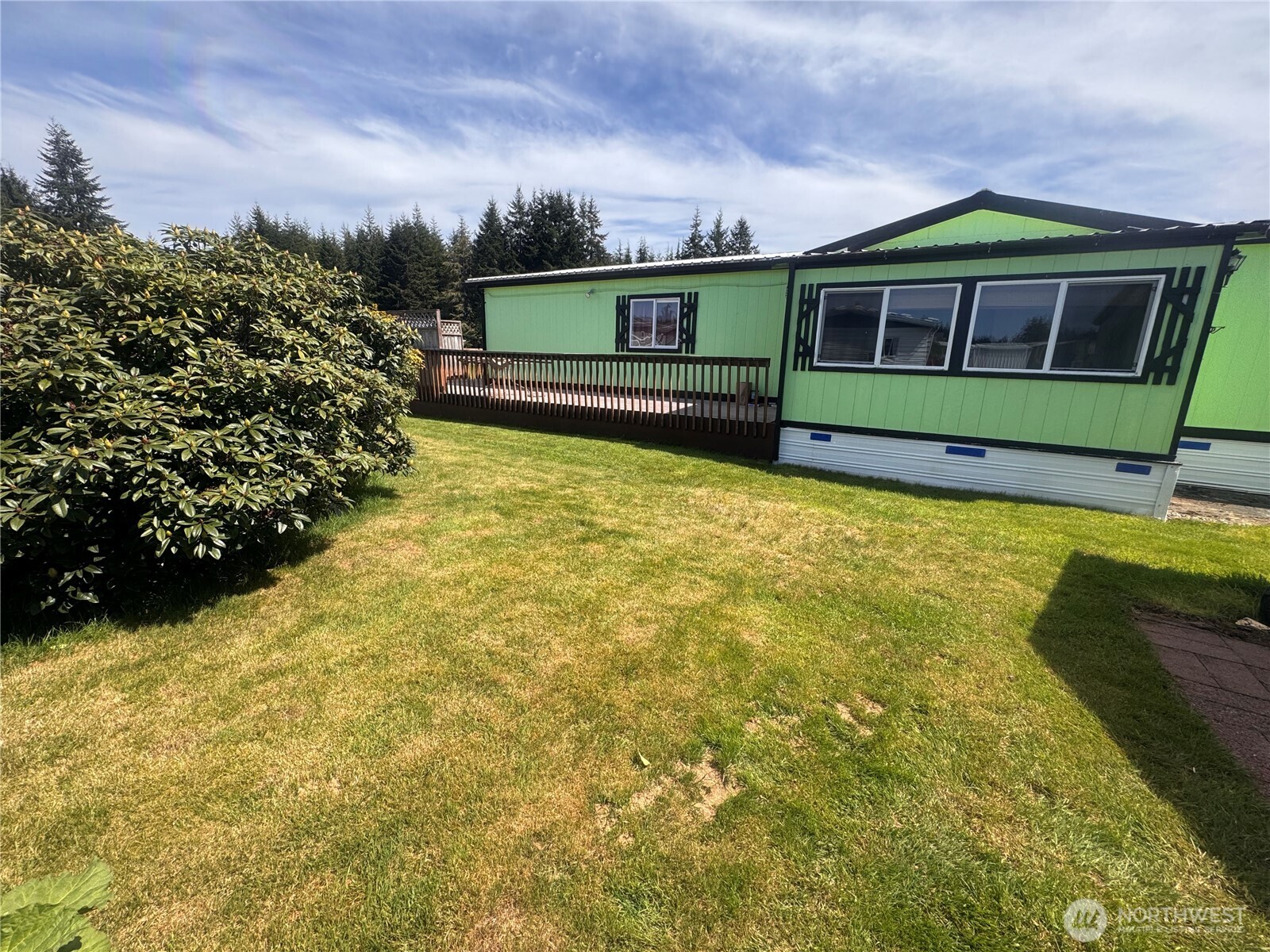 57 Clemons Rd 15 Property Photo 3