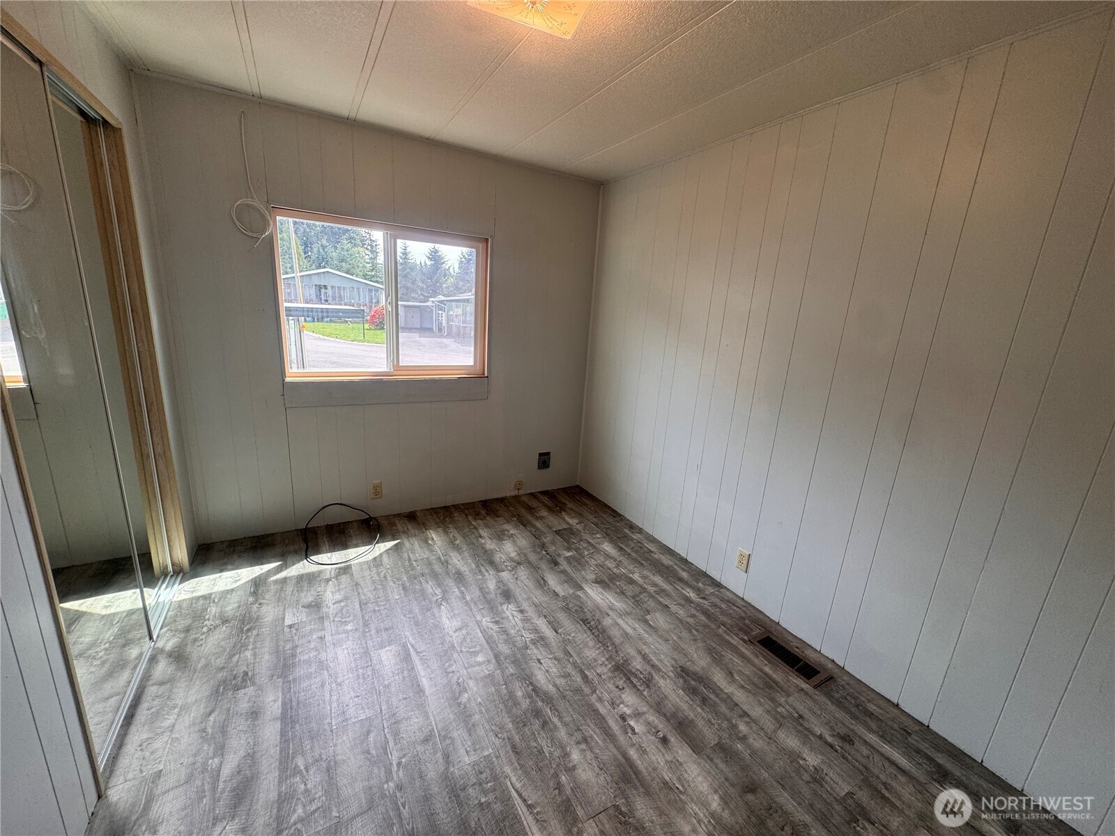 57 Clemons Rd 15 Property Photo 18