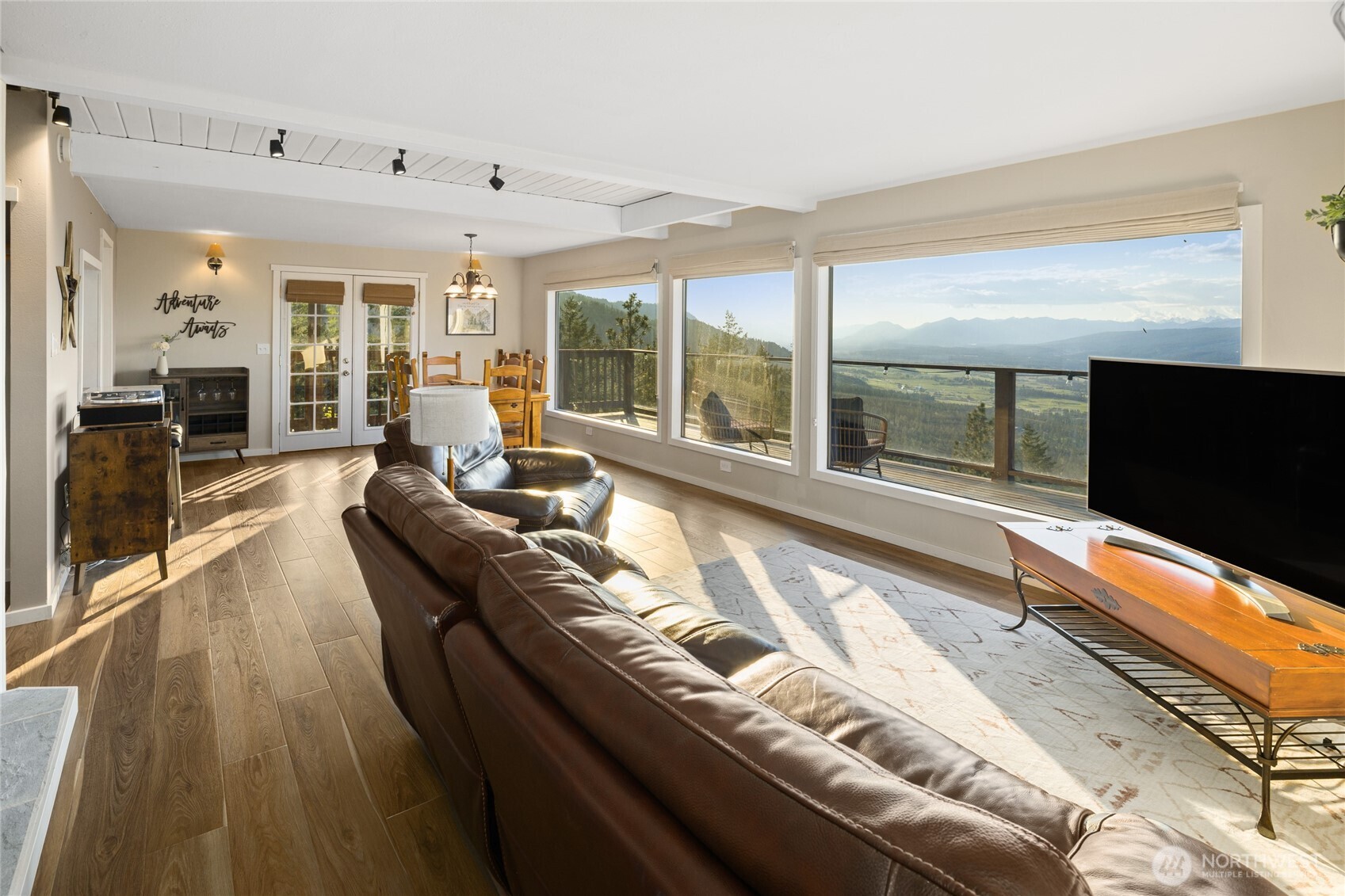 811 Horse Heaven Road Property Photo 3
