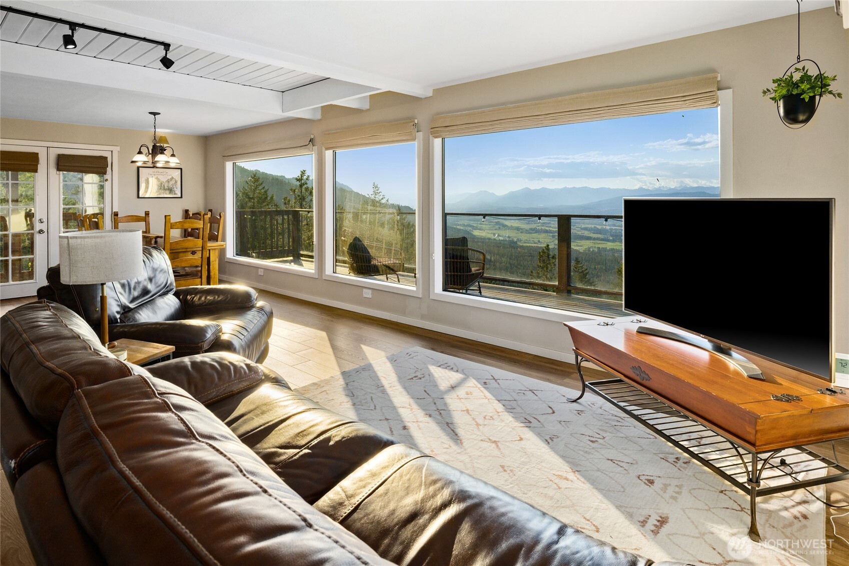 811 Horse Heaven Road Property Photo 4