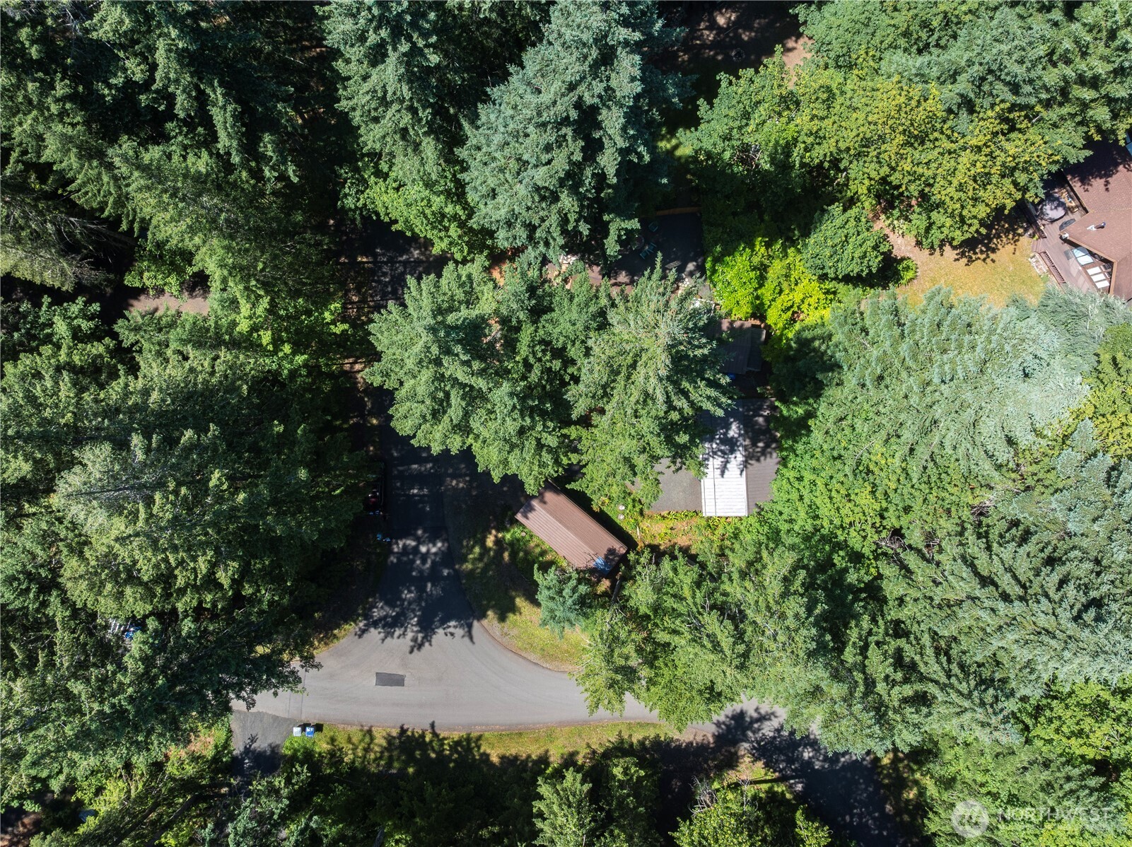 371 N Wynoochee Drive Property Photo 3