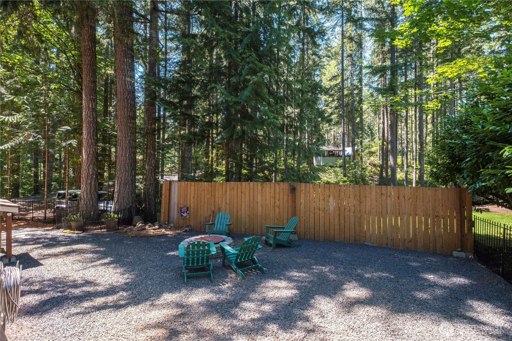 371 N Wynoochee Drive Property Photo 4