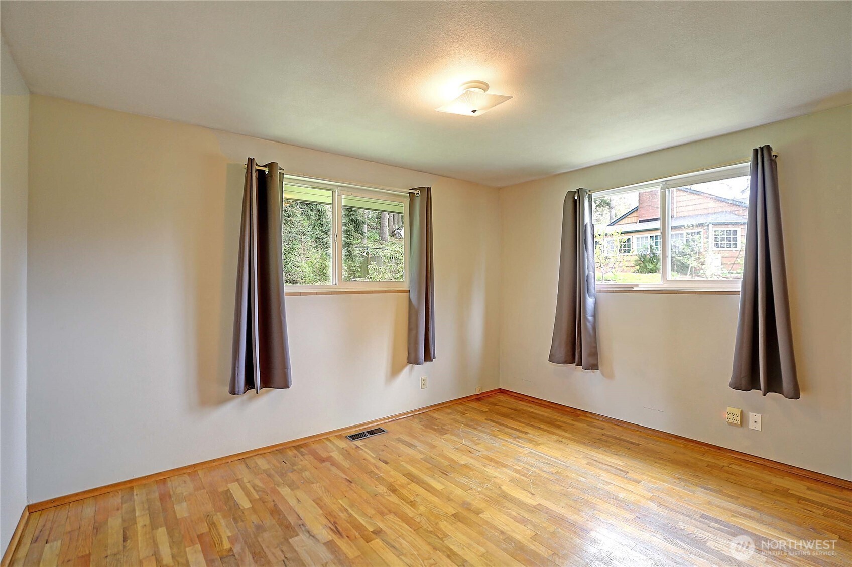 17810 Olympic View Drive Property Photo 21