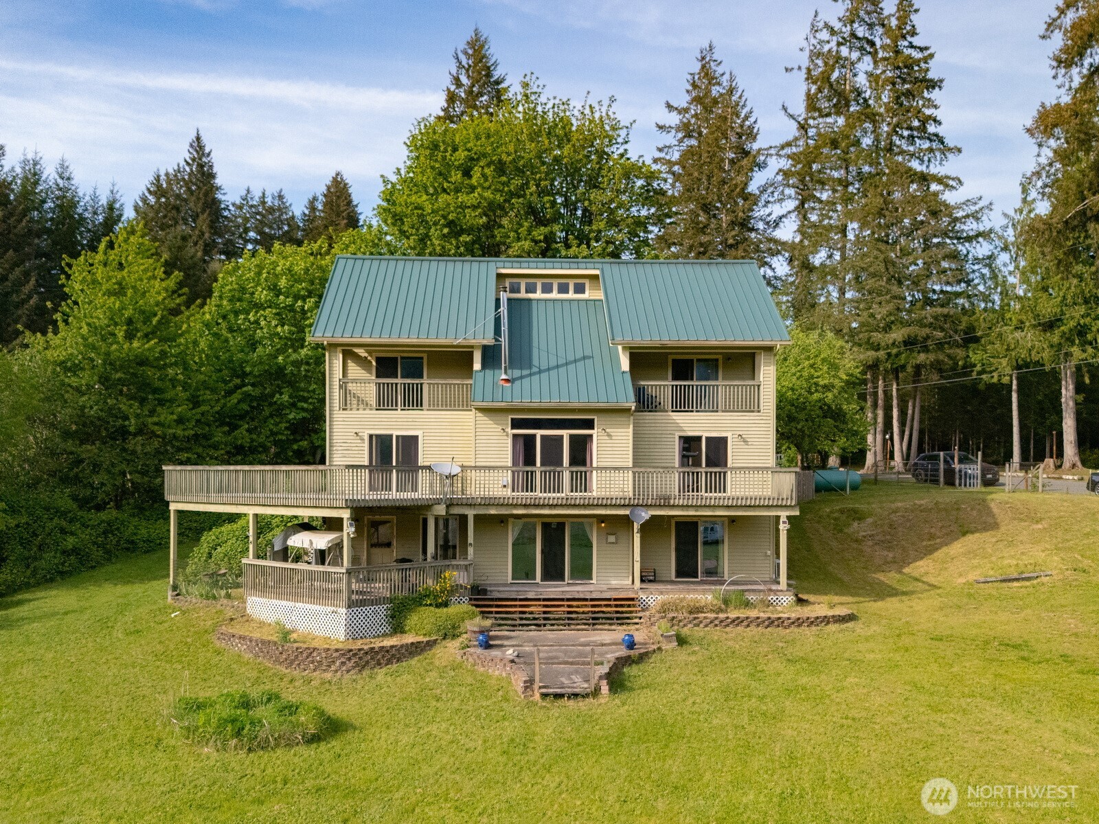 8120 Gordon Road Property Photo 3