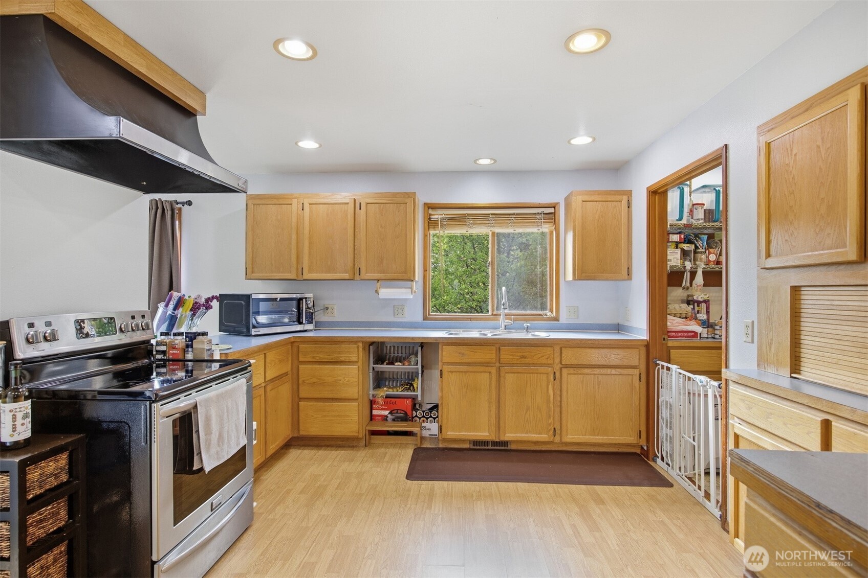 8120 Gordon Road Property Photo 15