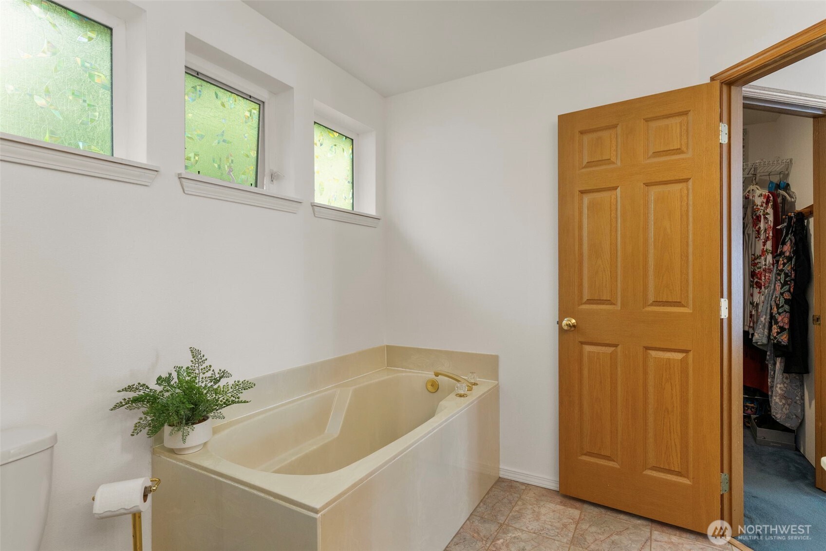 102 Olympic Lane Property Photo 16