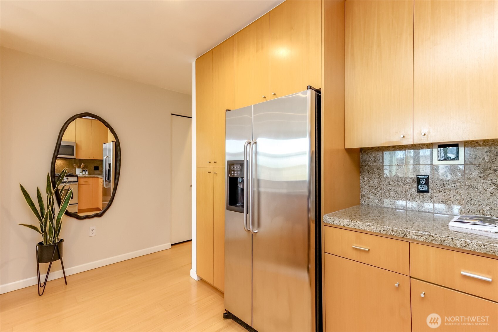 17 W Mercer Street 301 Property Photo 12
