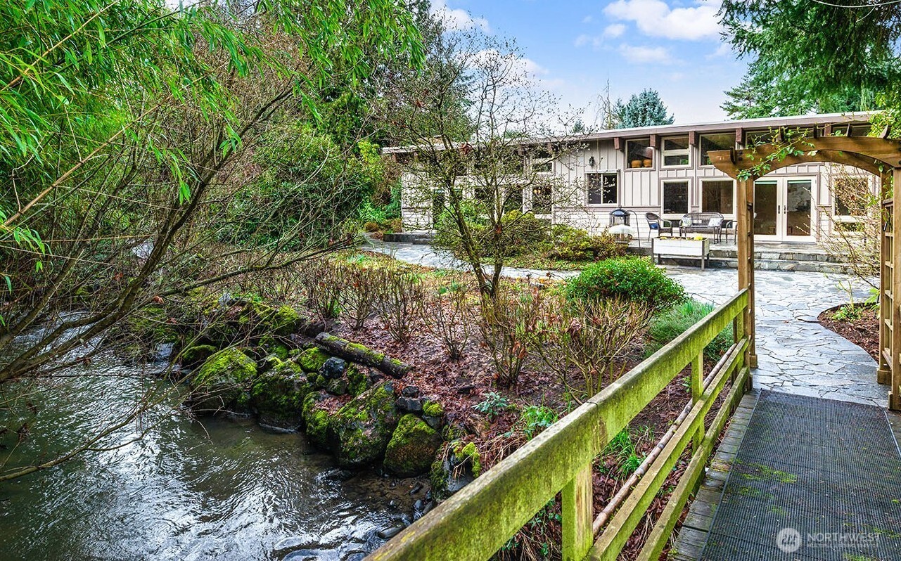 16 Cascade Key Property Photo 1