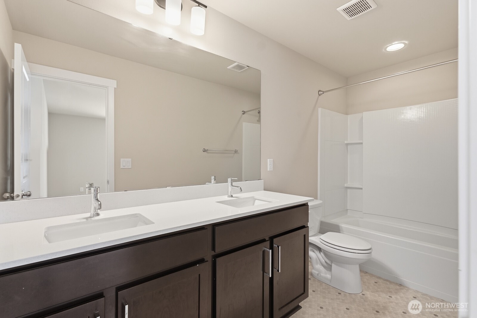 2466 Ne Athlon Court Property Photo 25