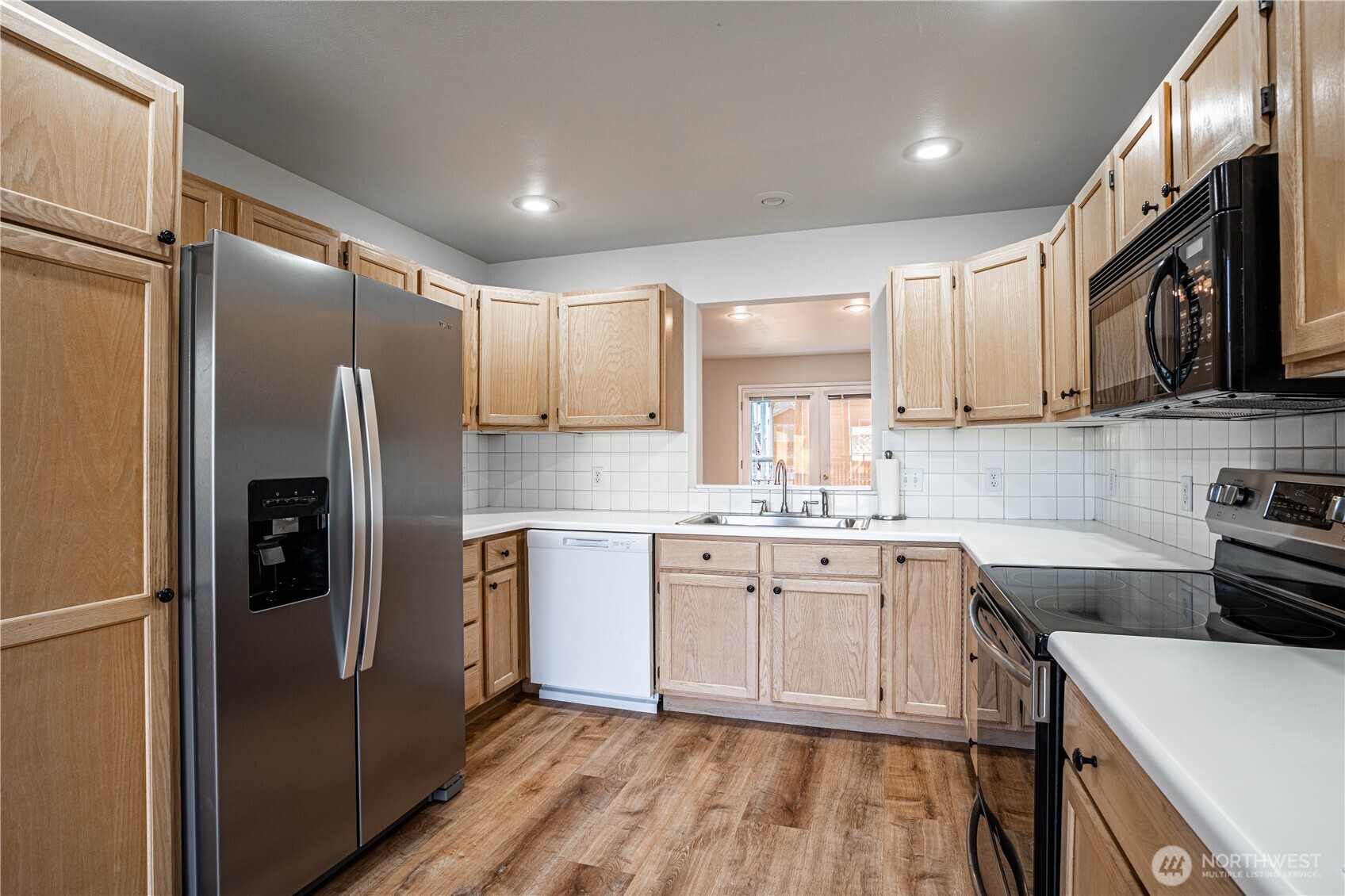 433 W Webster Avenue Property Photo 12