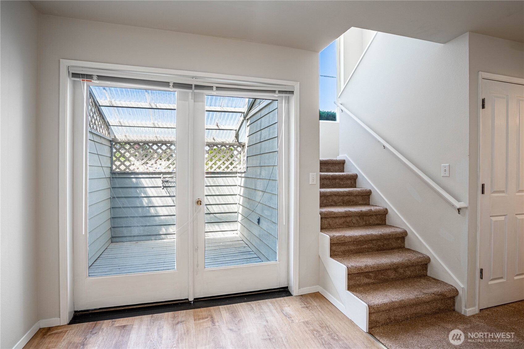 433 W Webster Avenue Property Photo 13