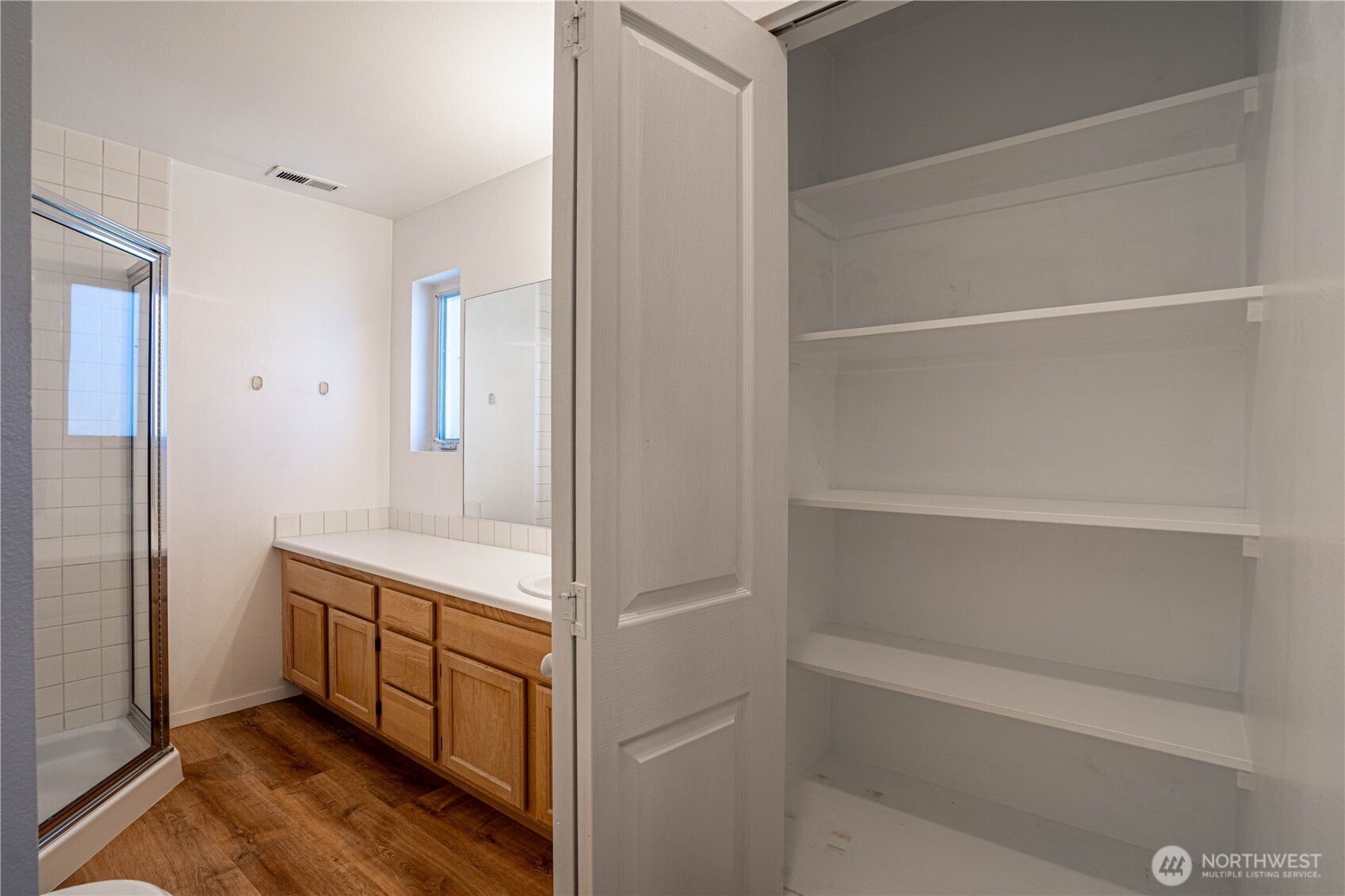 433 W Webster Avenue Property Photo 16