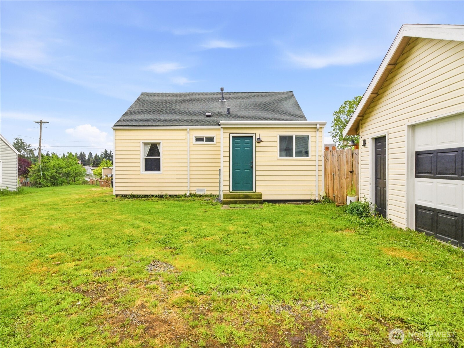 219 South Lane Property Photo 19