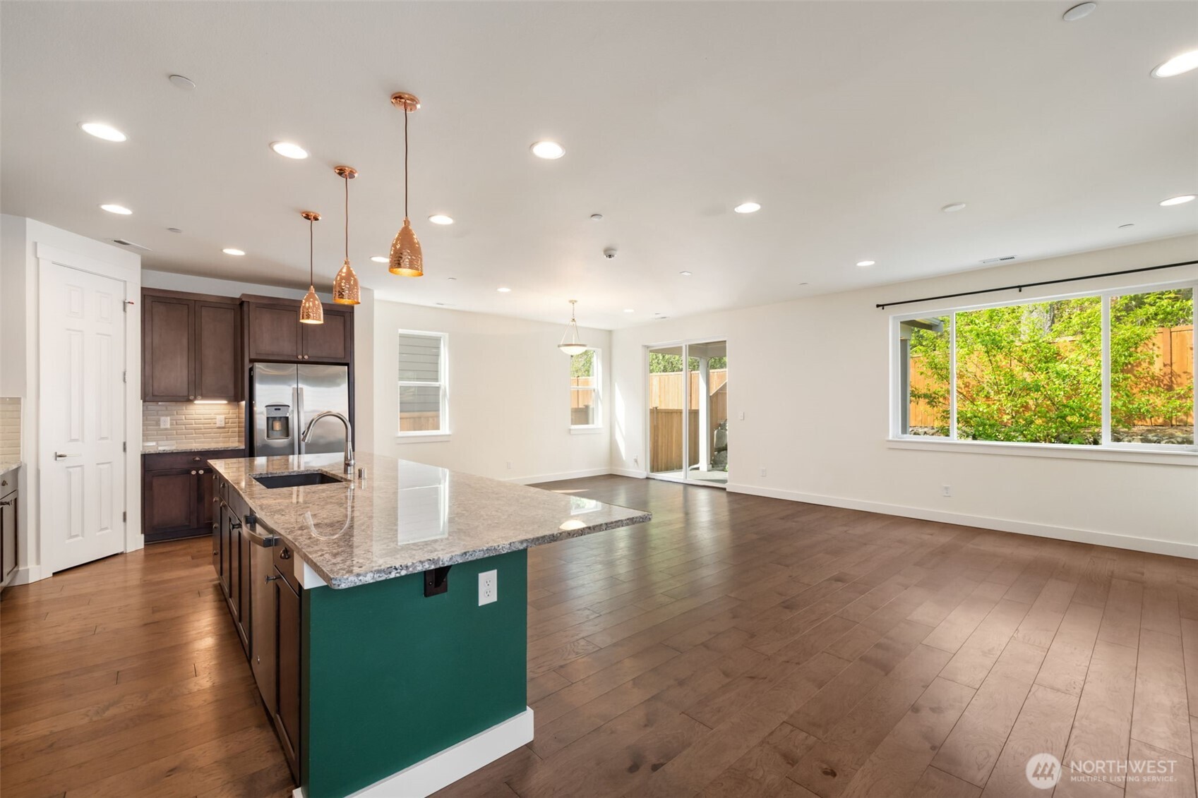 10091 Ramble Drive Property Photo 6