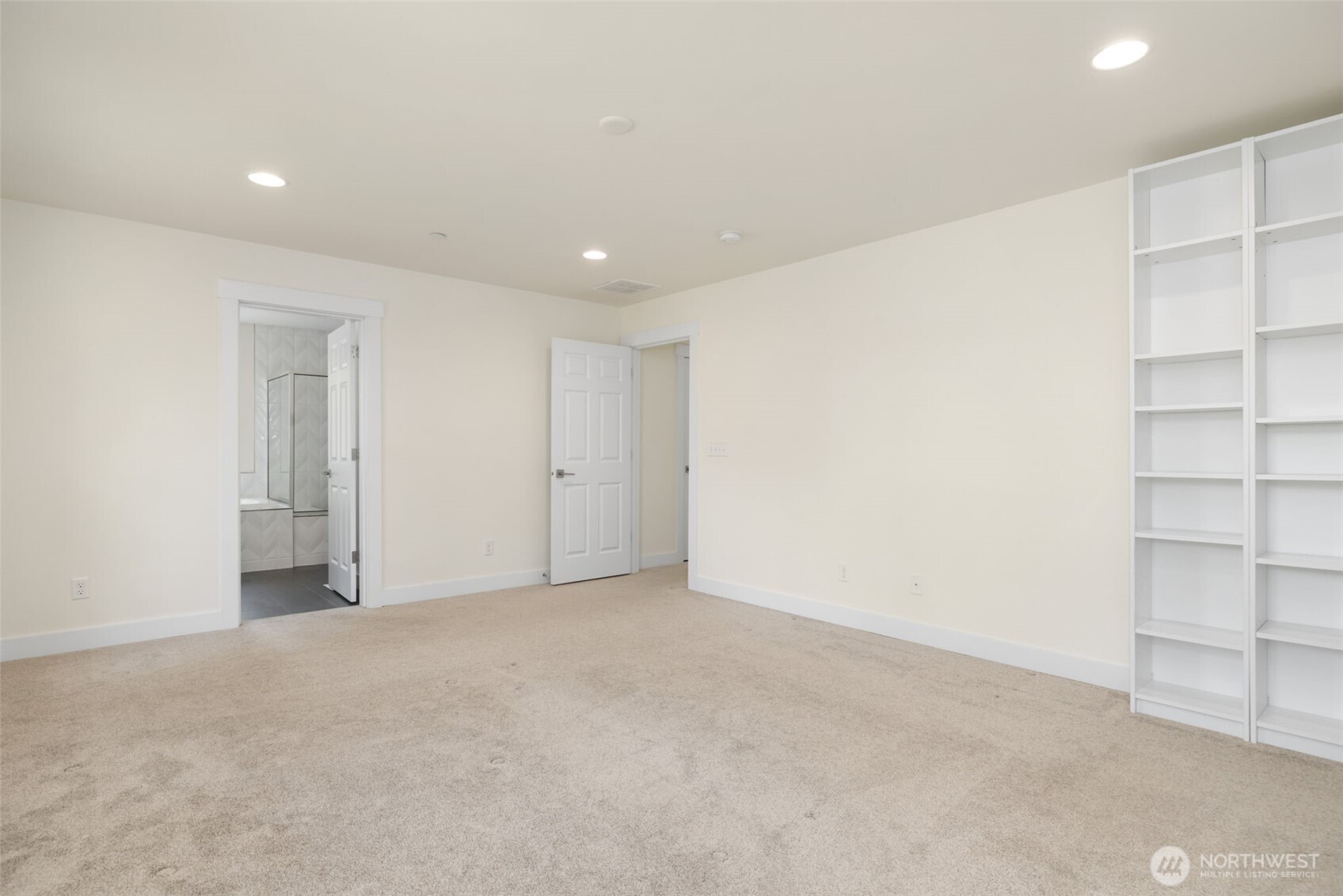 10091 Ramble Drive Property Photo 13