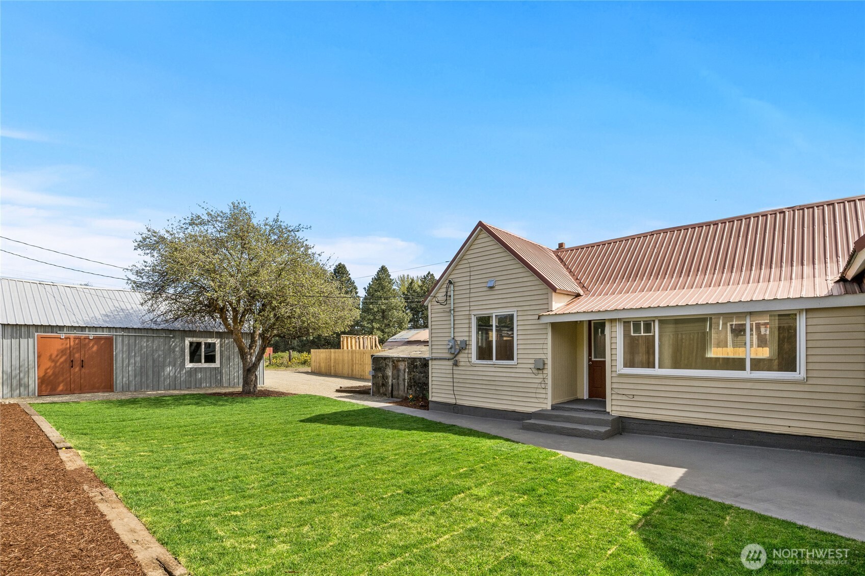 108 Yakima Avenue Property Photo 1