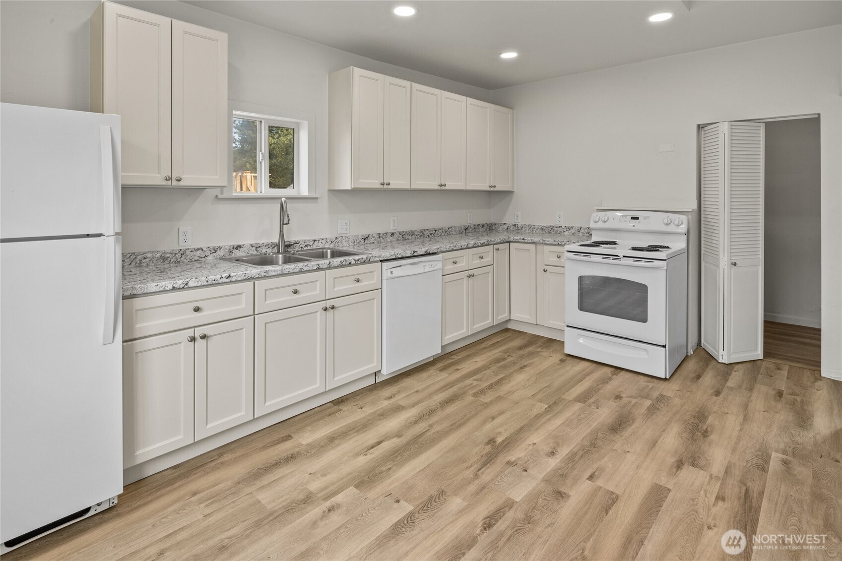 108 Yakima Avenue Property Photo 10