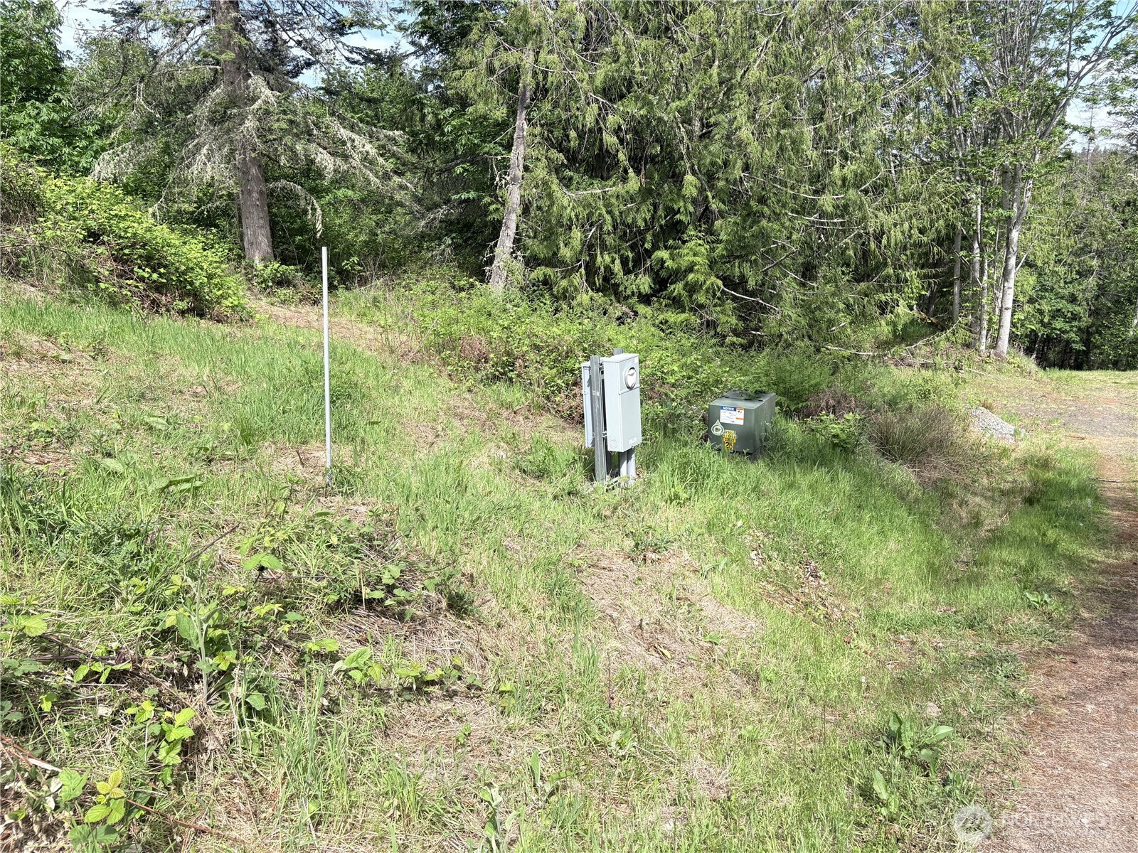 495 Louella Road Property Photo 2