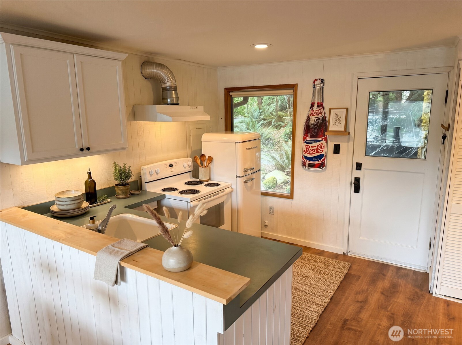 4945 Lakeside Drive Property Photo 15