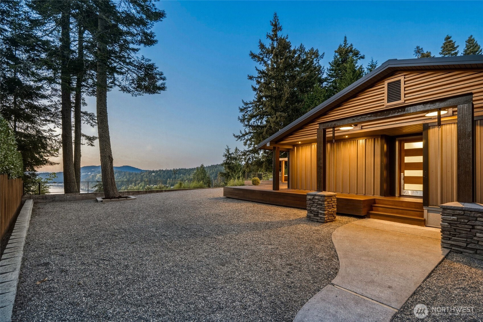 4101 Edith Point Property Photo 8