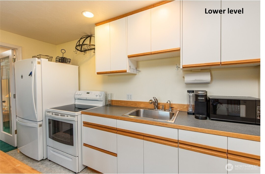 608 Reservoir Road Property Photo 32