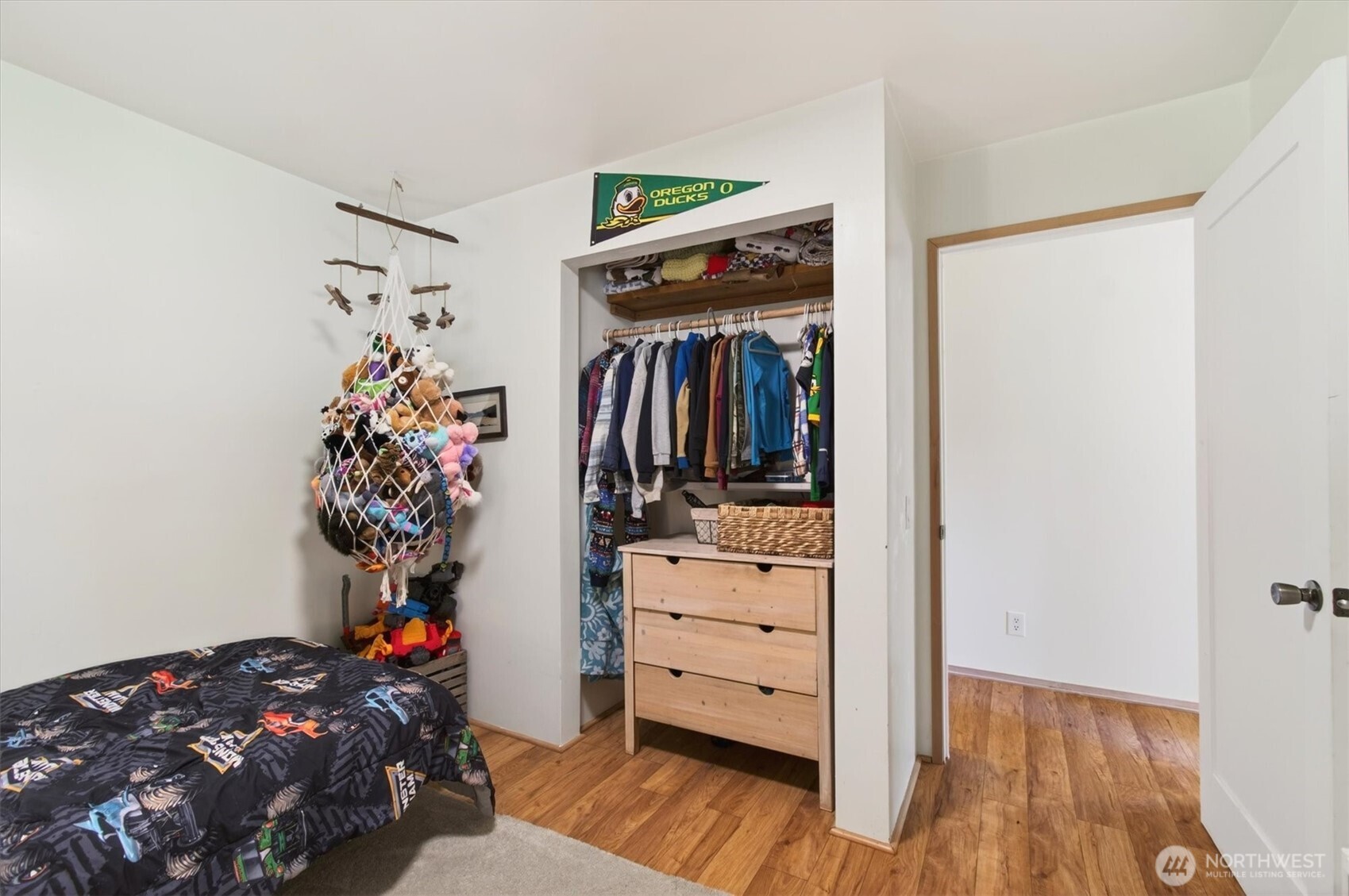 865 E Valley Road Property Photo 16