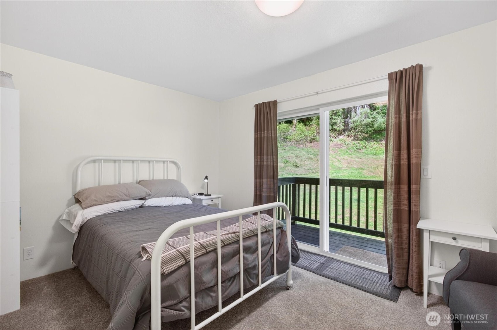 865 E Valley Road Property Photo 17