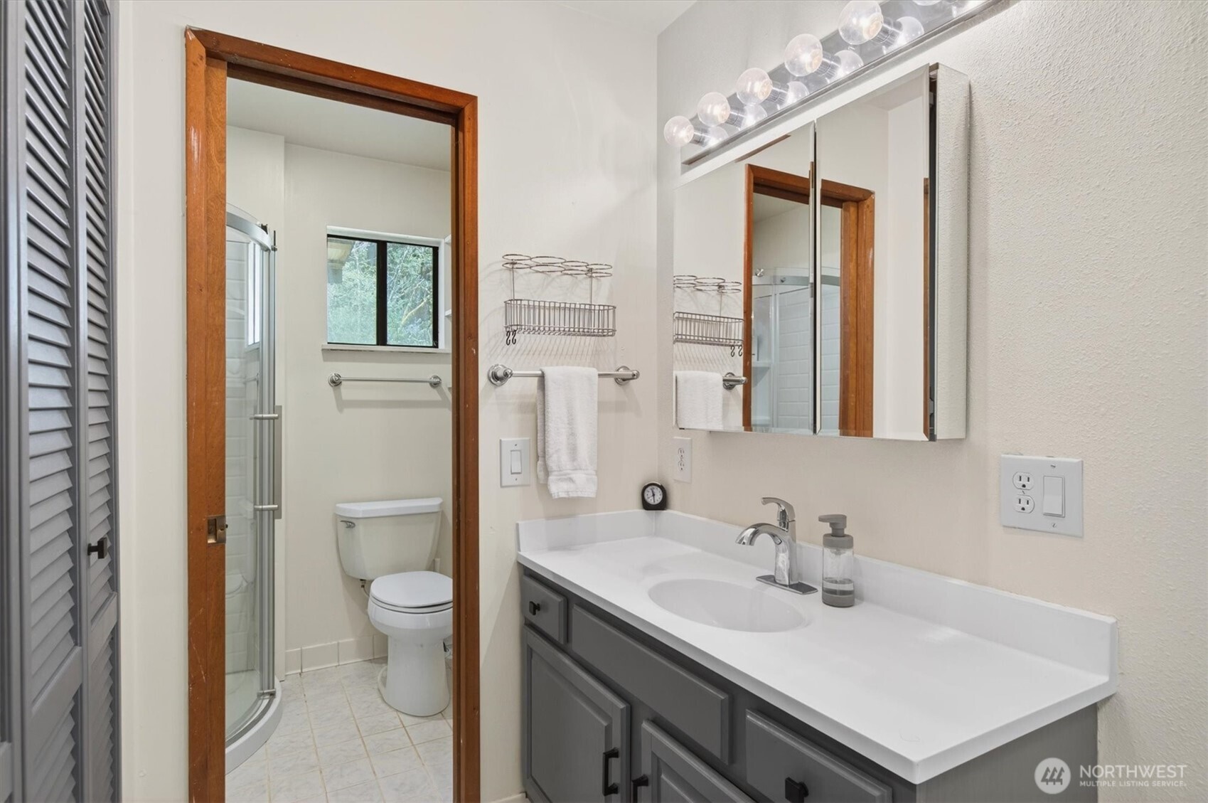 865 E Valley Road Property Photo 19
