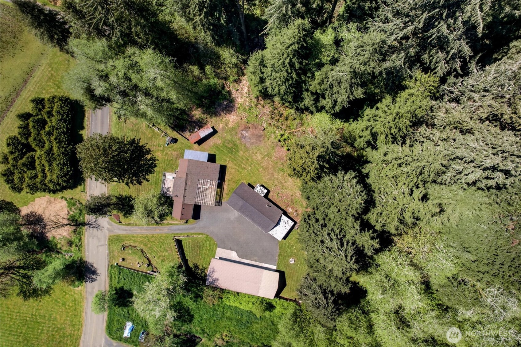 865 E Valley Road Property Photo 38