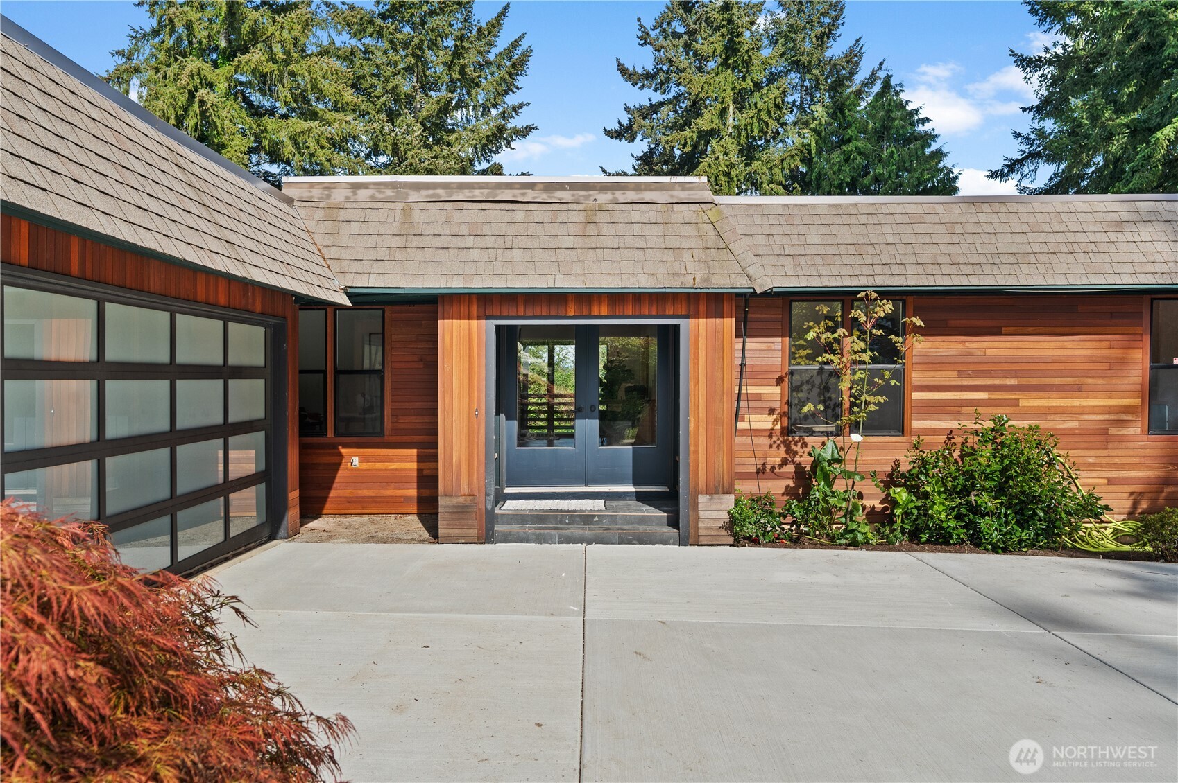 9811 74th Avenue Property Photo 3