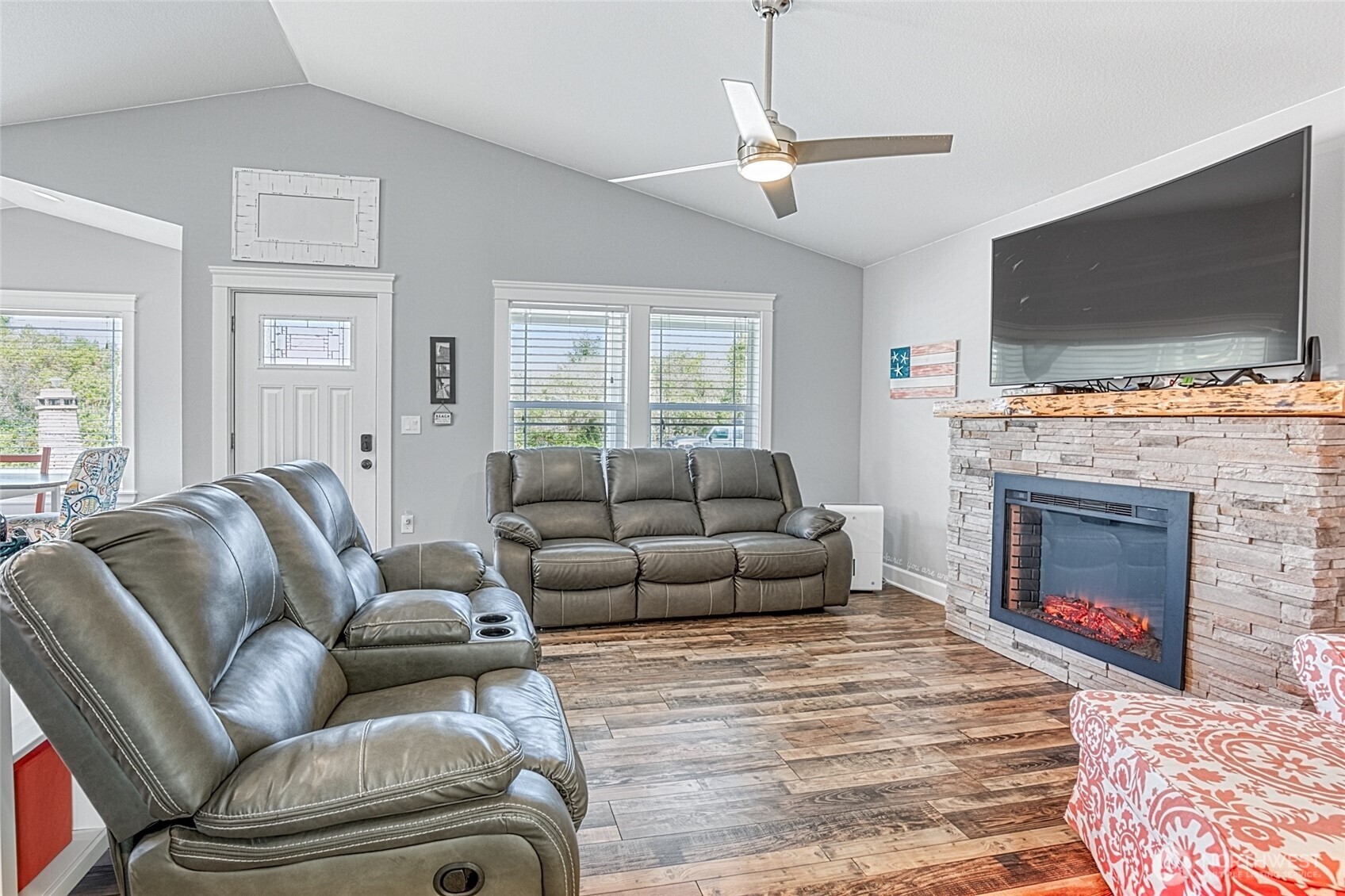 399 Seashore Street Property Photo 19