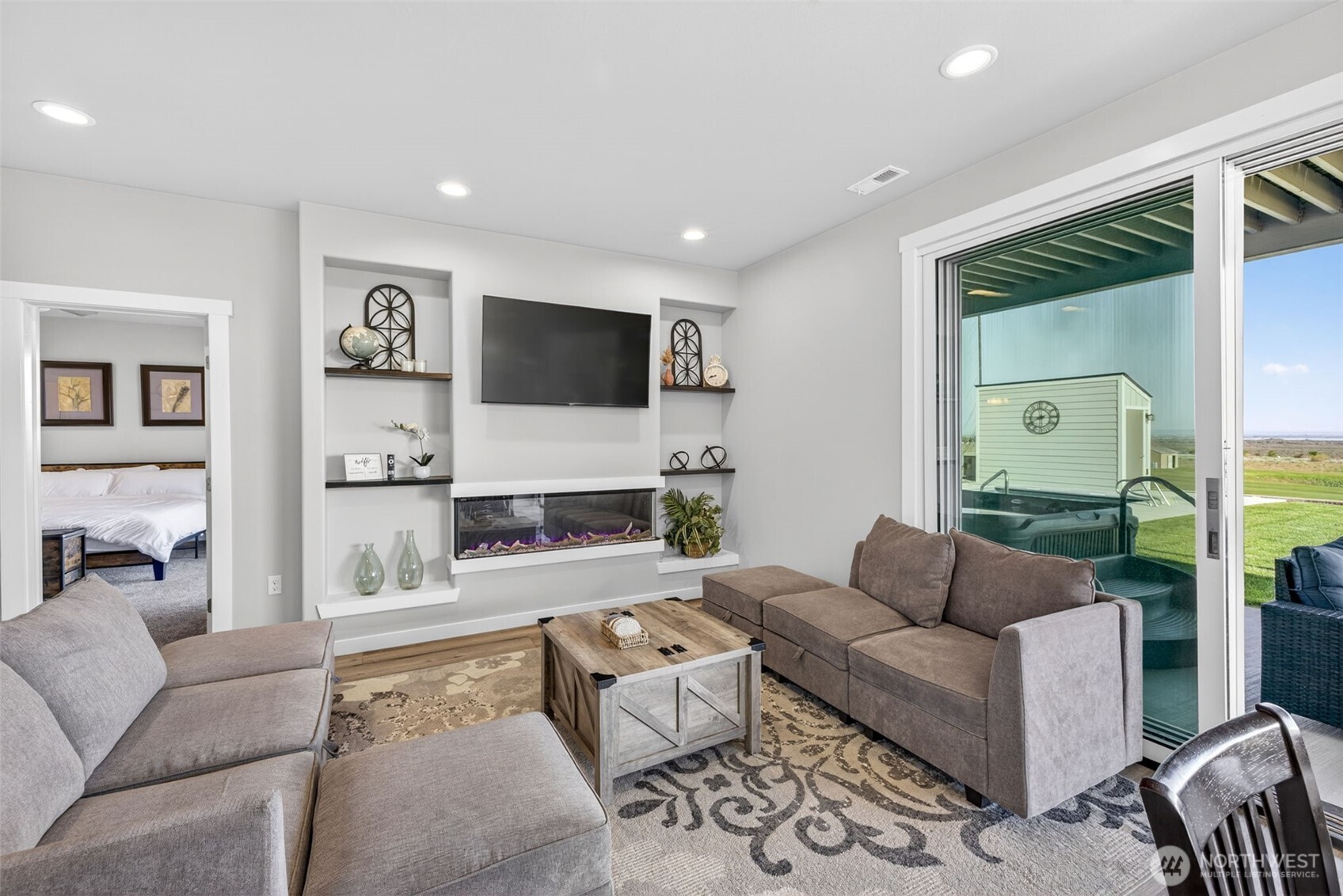 8446 Desert Greens Loop Property Photo 17