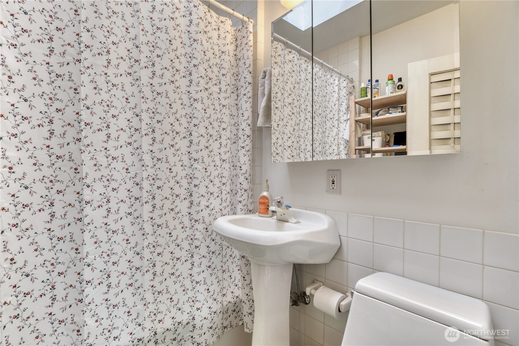669 Marine Drive Property Photo 10