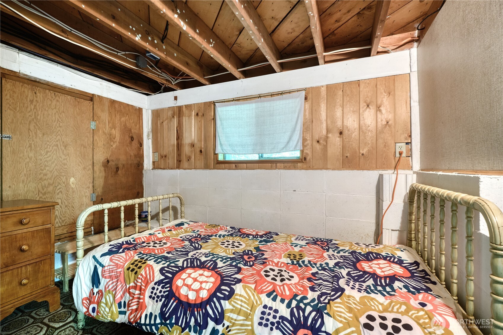 669 Marine Drive Property Photo 17