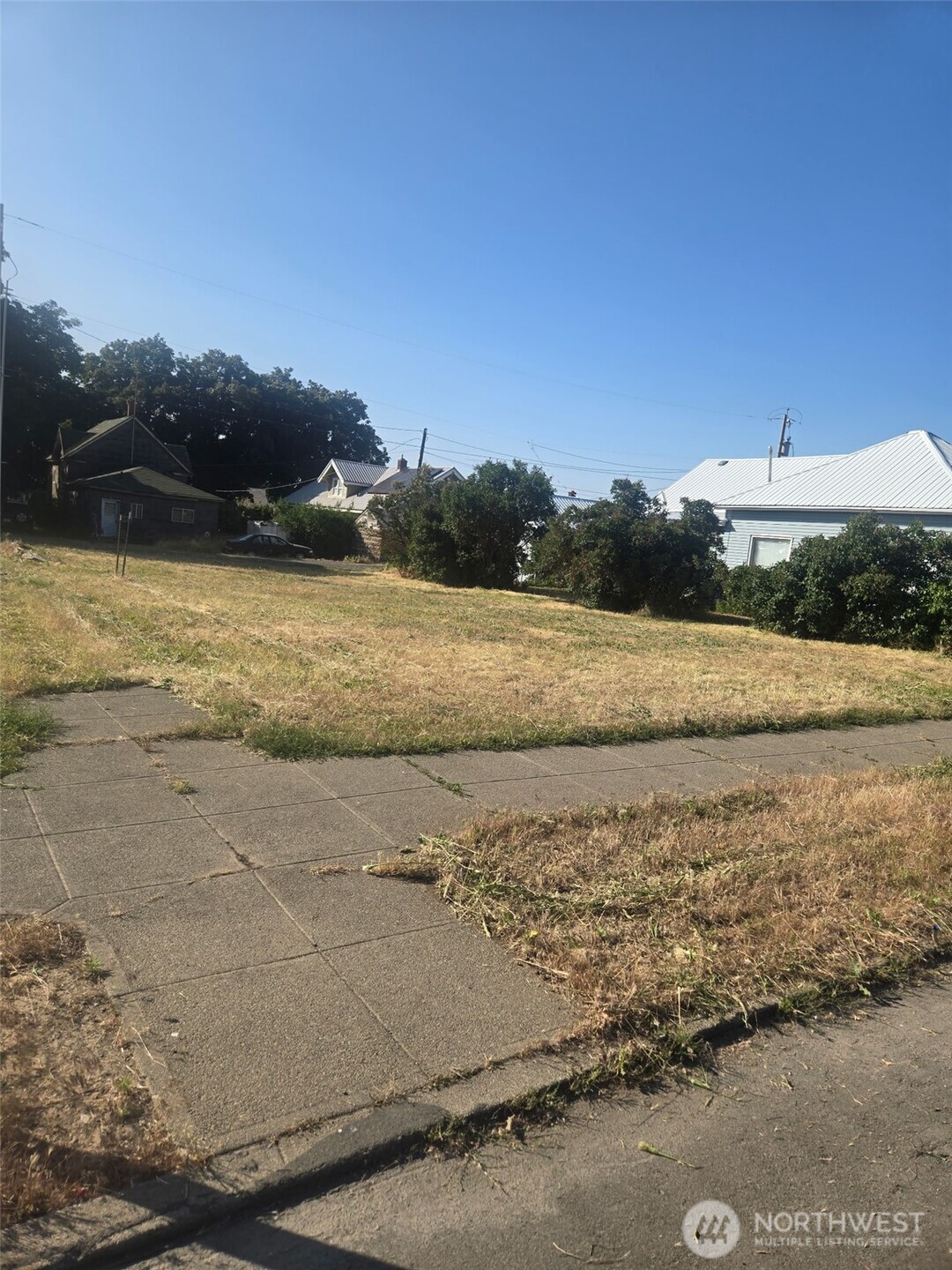 201 E 8th Avenue Property Photo 1