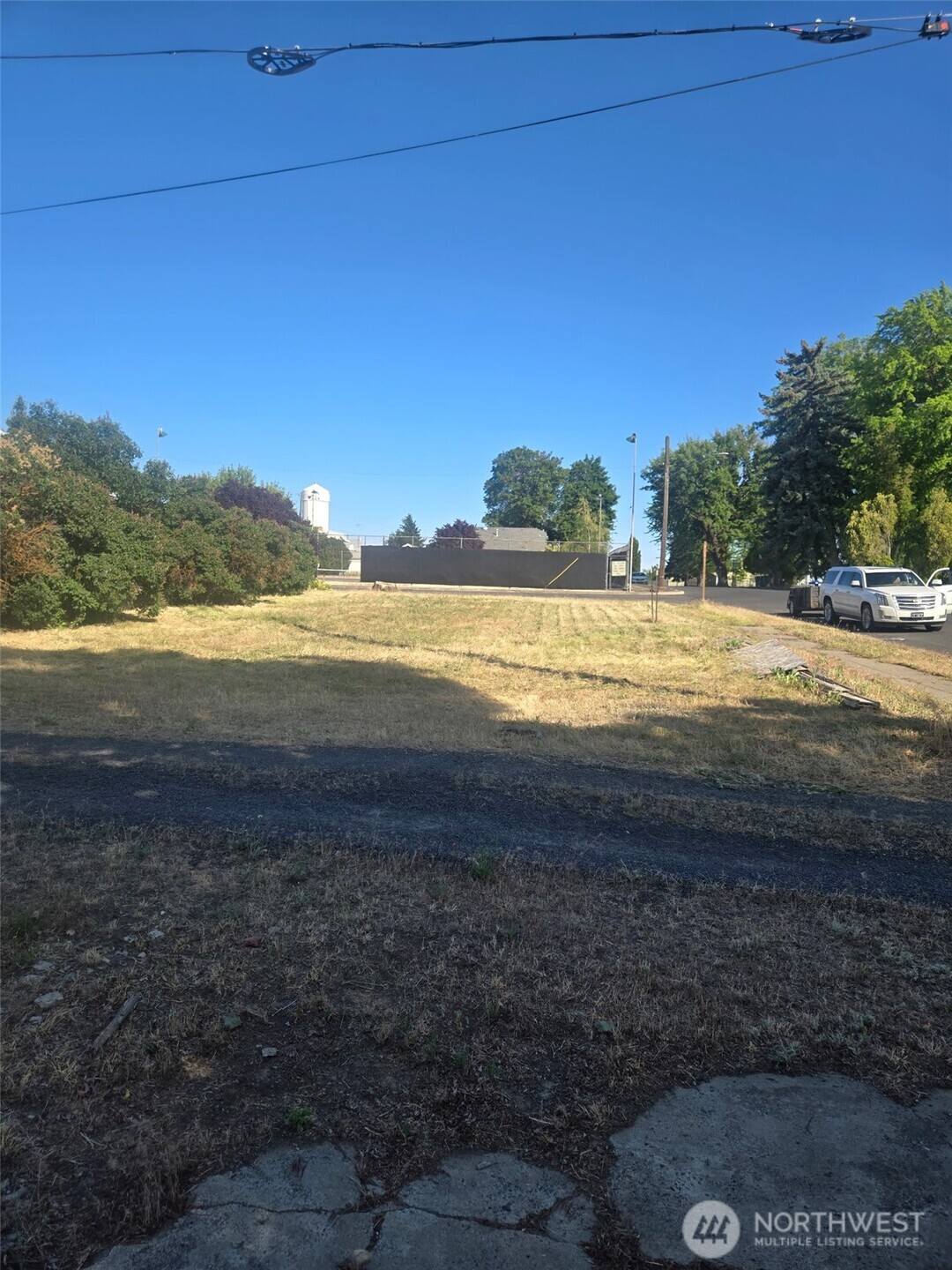 201 E 8th Avenue Property Photo 3