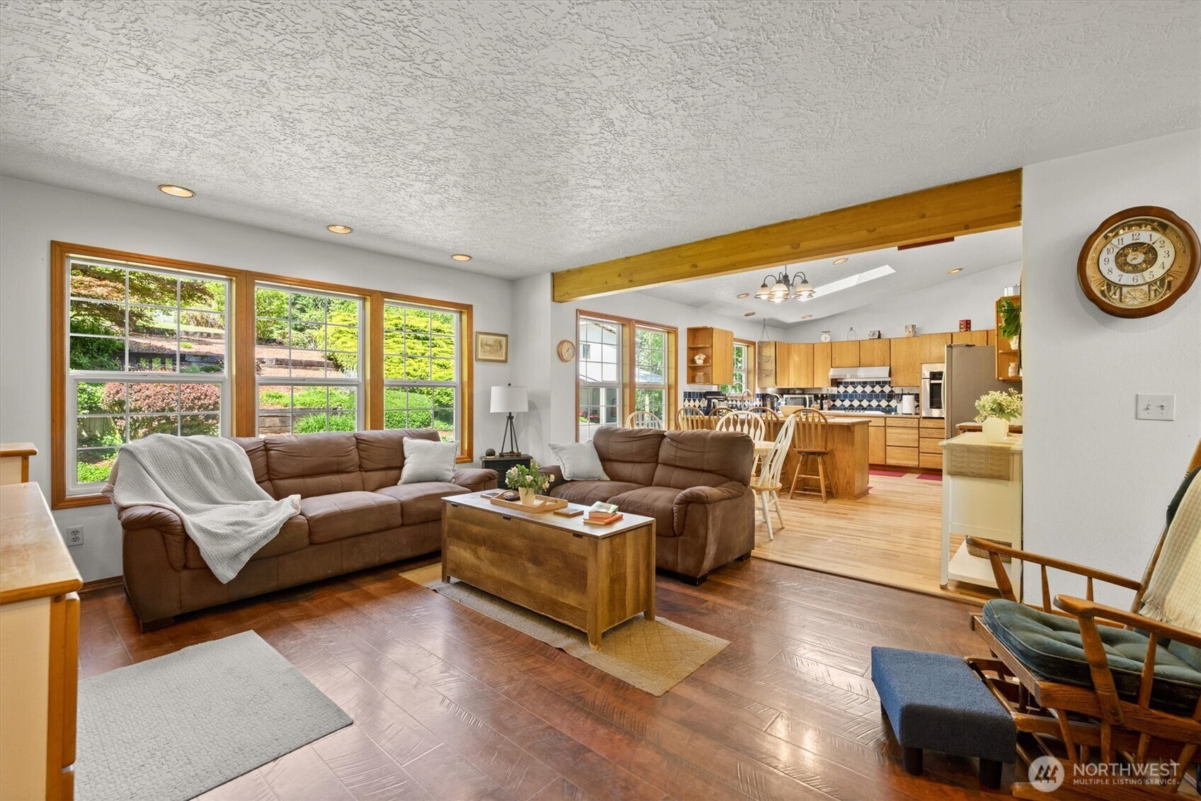 672 Walker Road Property Photo 2